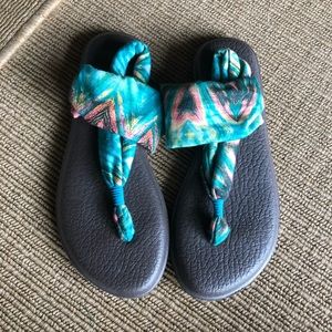NEW Sanuk Sandals